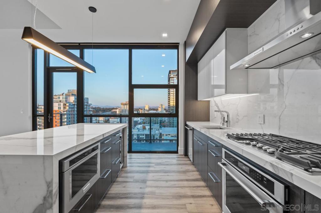 1440 Columbia St 2302