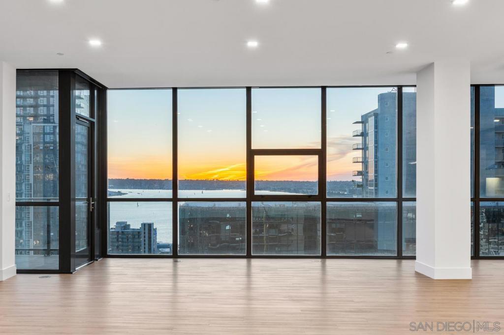 1440 Columbia St 2304