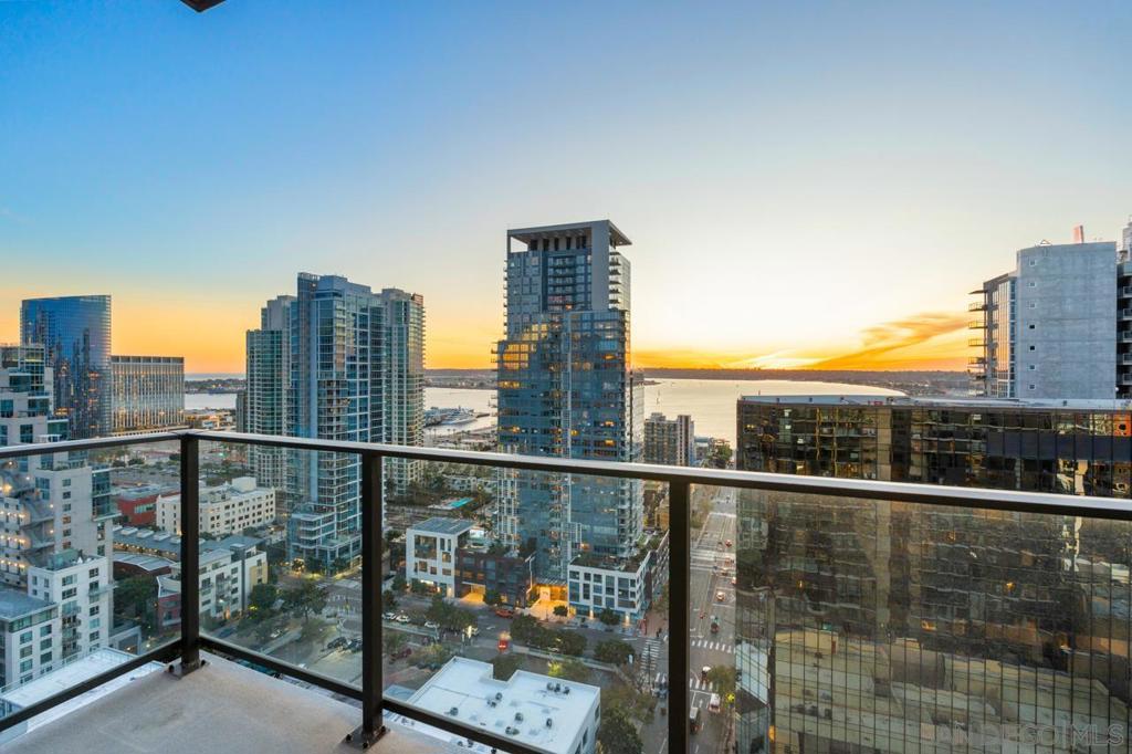 1440 Columbia St 2304