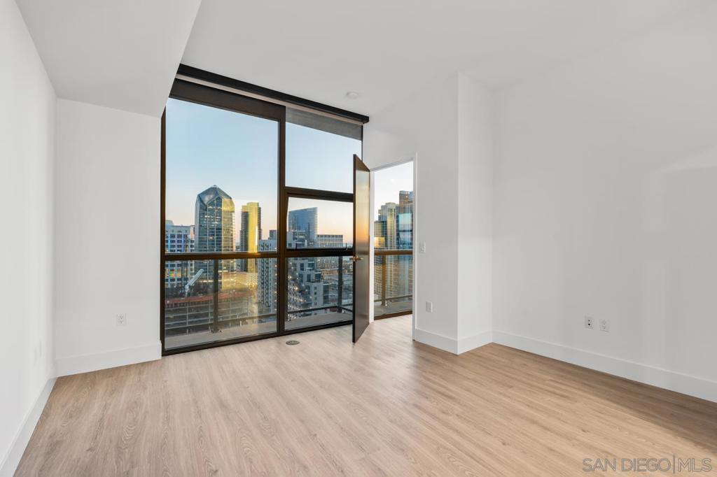 1440 Columbia St 2304