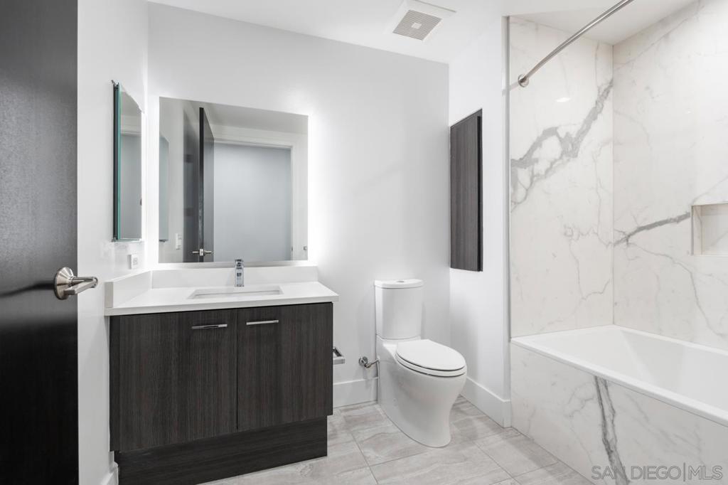 1440 Columbia St 2304