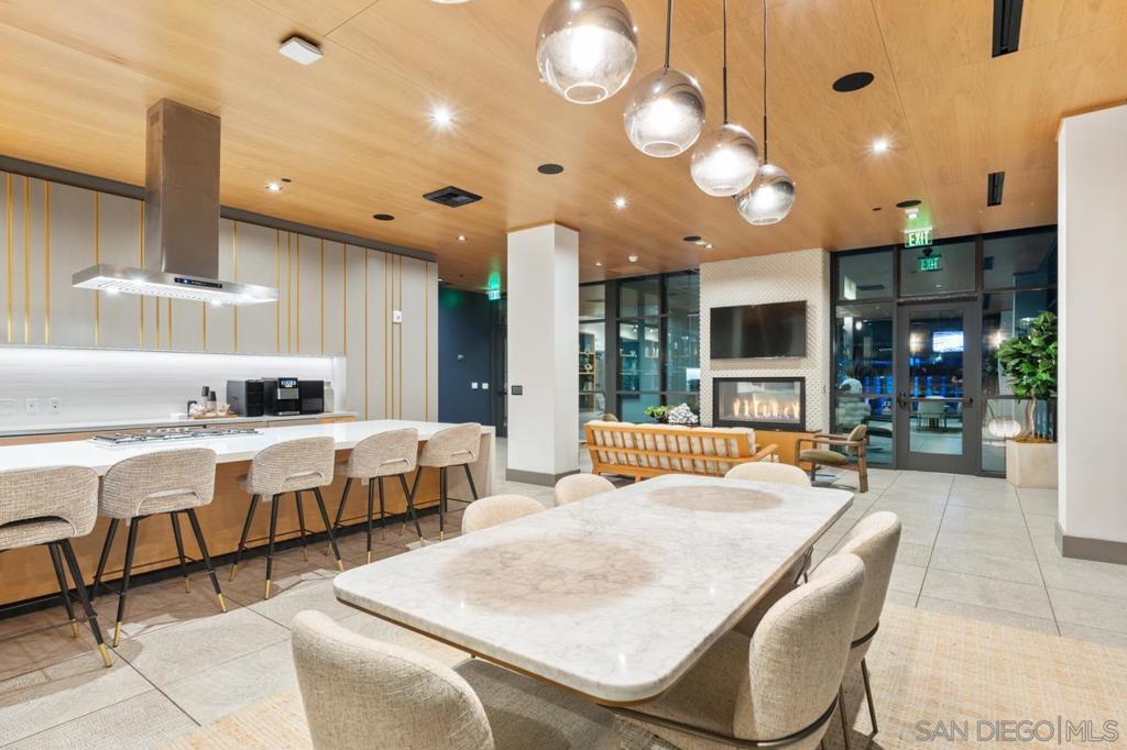 1440 Columbia St 2304