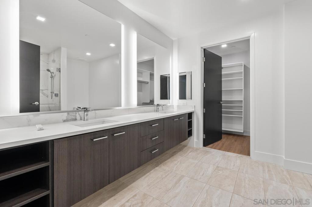 1440 Columbia St 2304