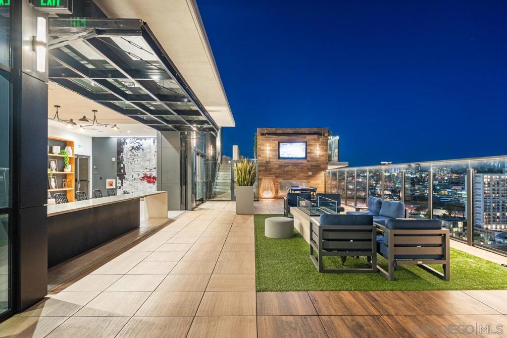 1440 Columbia St 2304