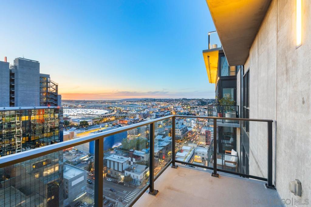 1440 Columbia St 2304