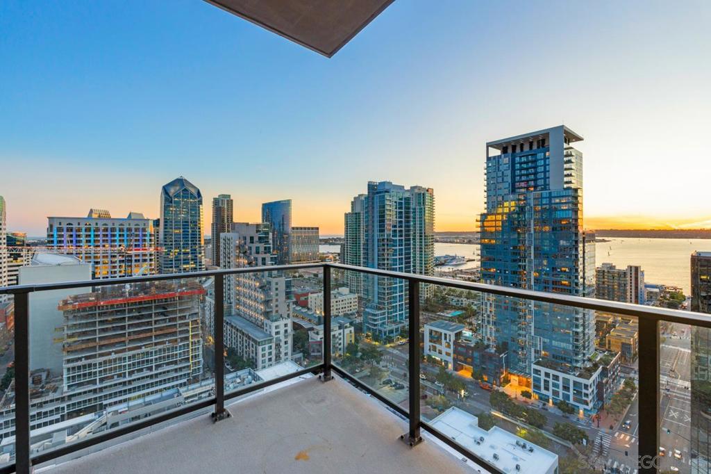 1440 Columbia St 2304