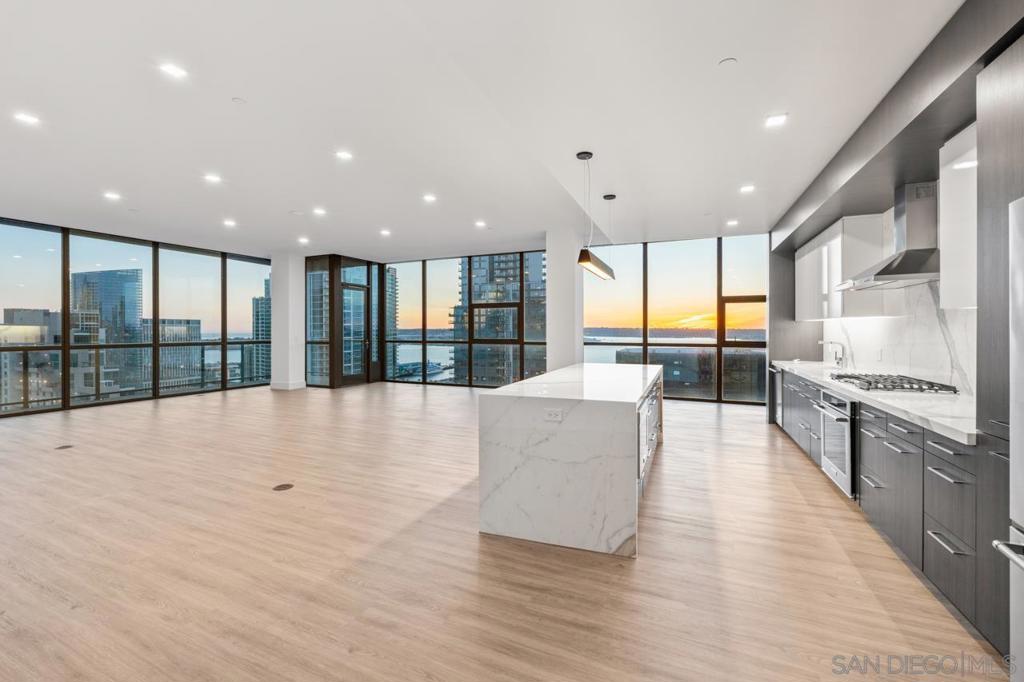 1440 Columbia St 2304