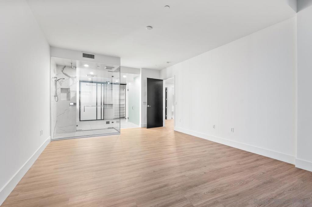 1440 Columbia St 2304