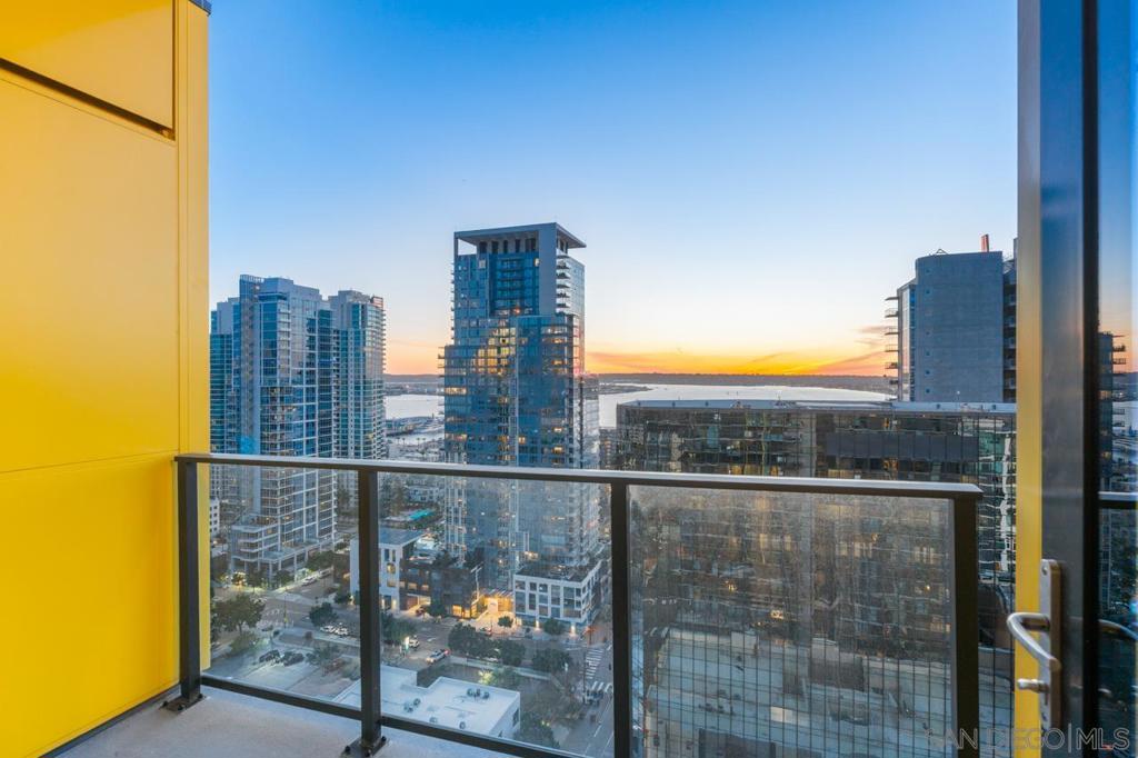 1440 Columbia St 2304