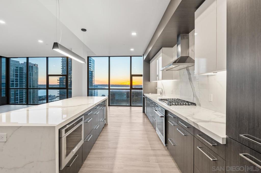 1440 Columbia St 2304