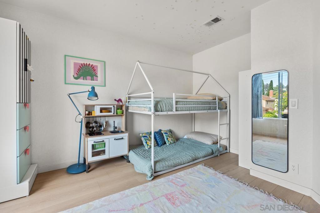 4405 Sierra Morena Ave