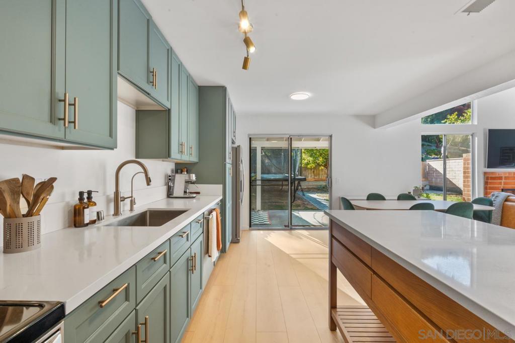 4405 Sierra Morena Ave