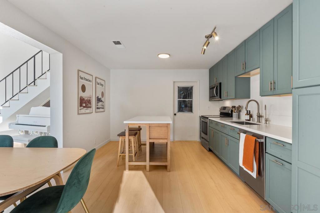 4405 Sierra Morena Ave