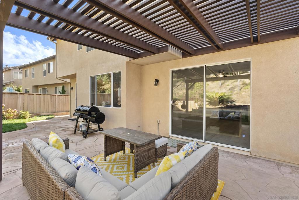 1405 Carneros Valley St