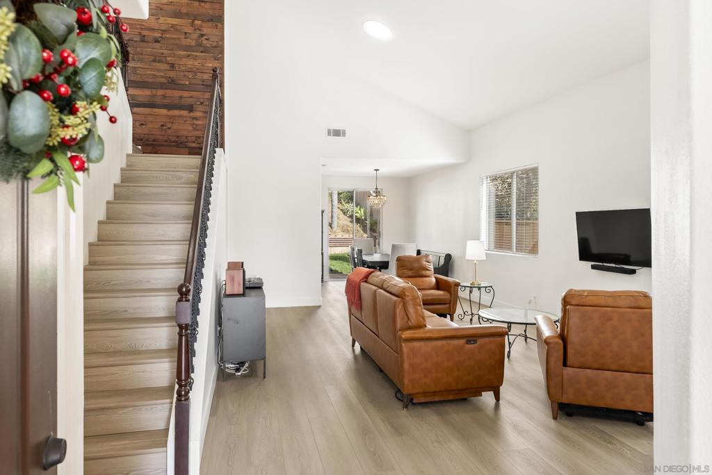 1405 Carneros Valley St