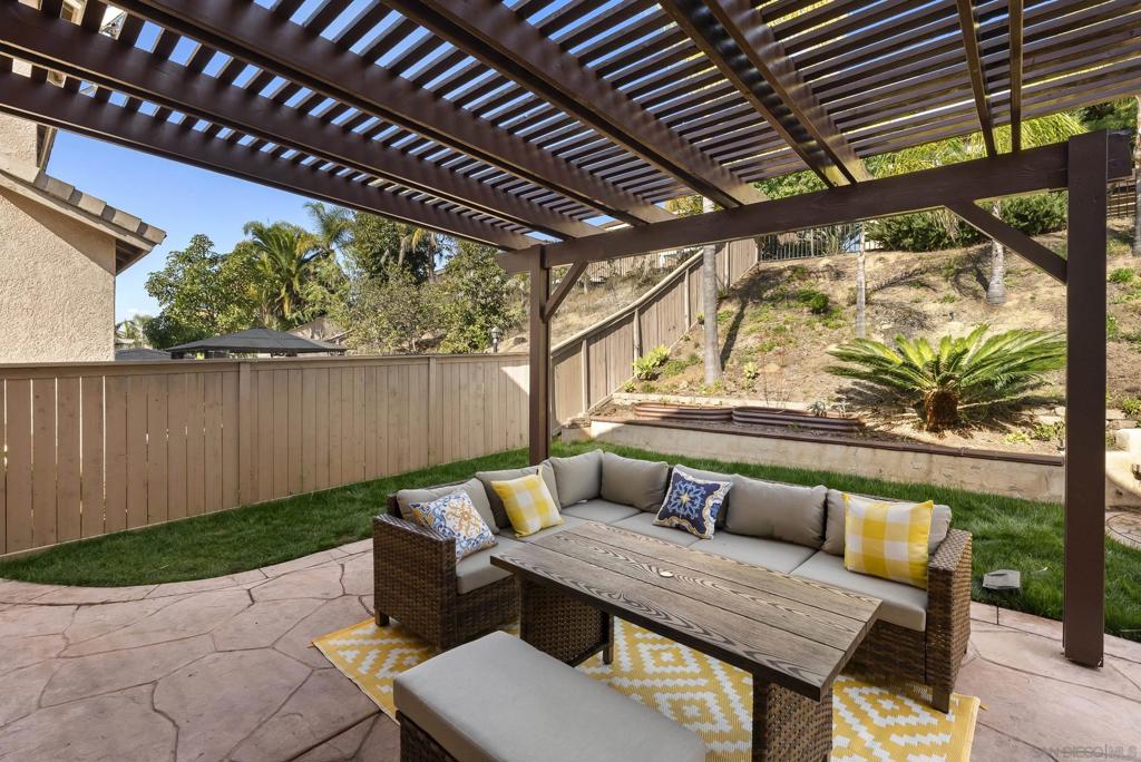 1405 Carneros Valley St