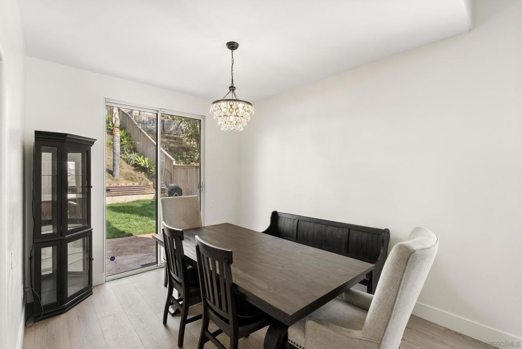 1405 Carneros Valley St