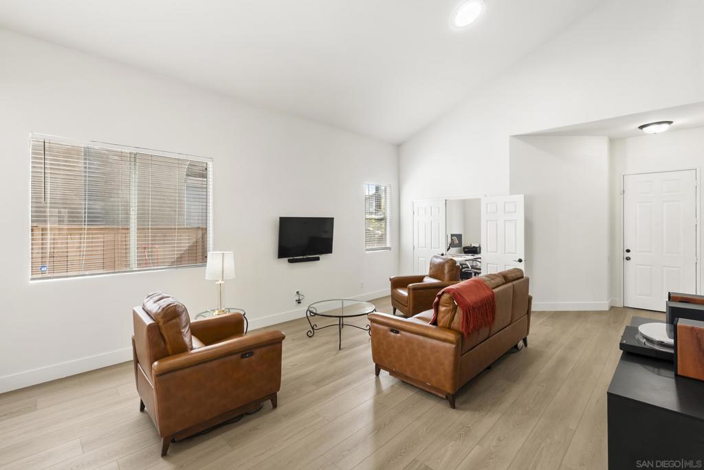 1405 Carneros Valley St