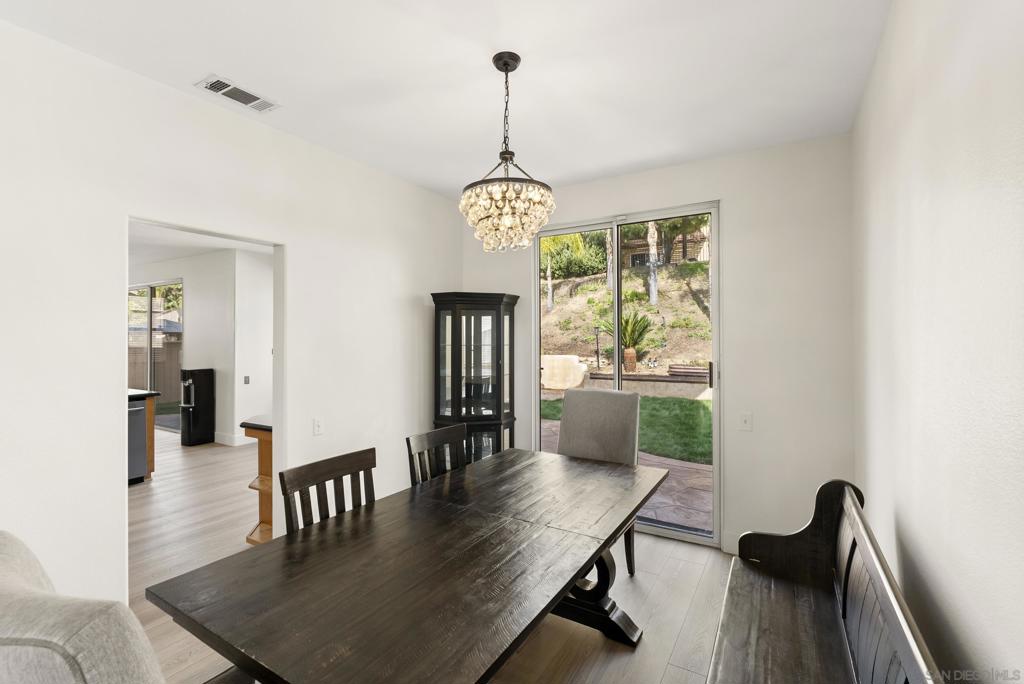 1405 Carneros Valley St