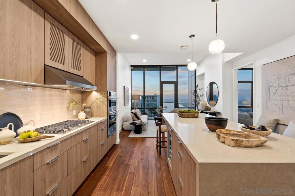 1331 Columbia St 3607