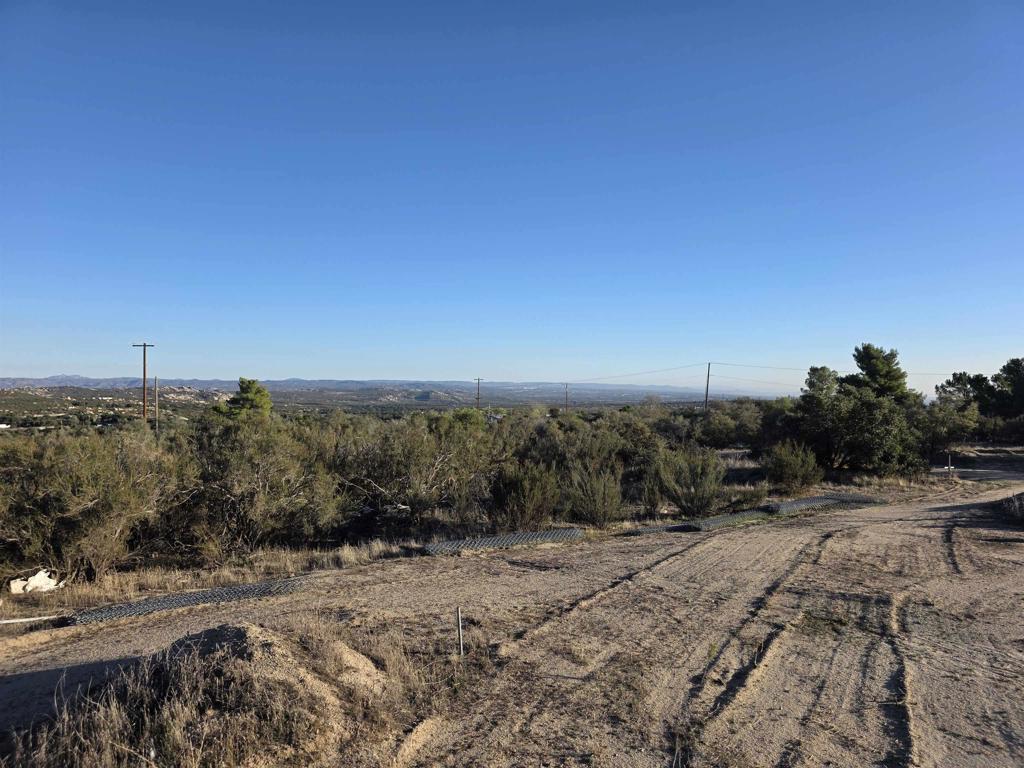 38220 Tierra Real Rd