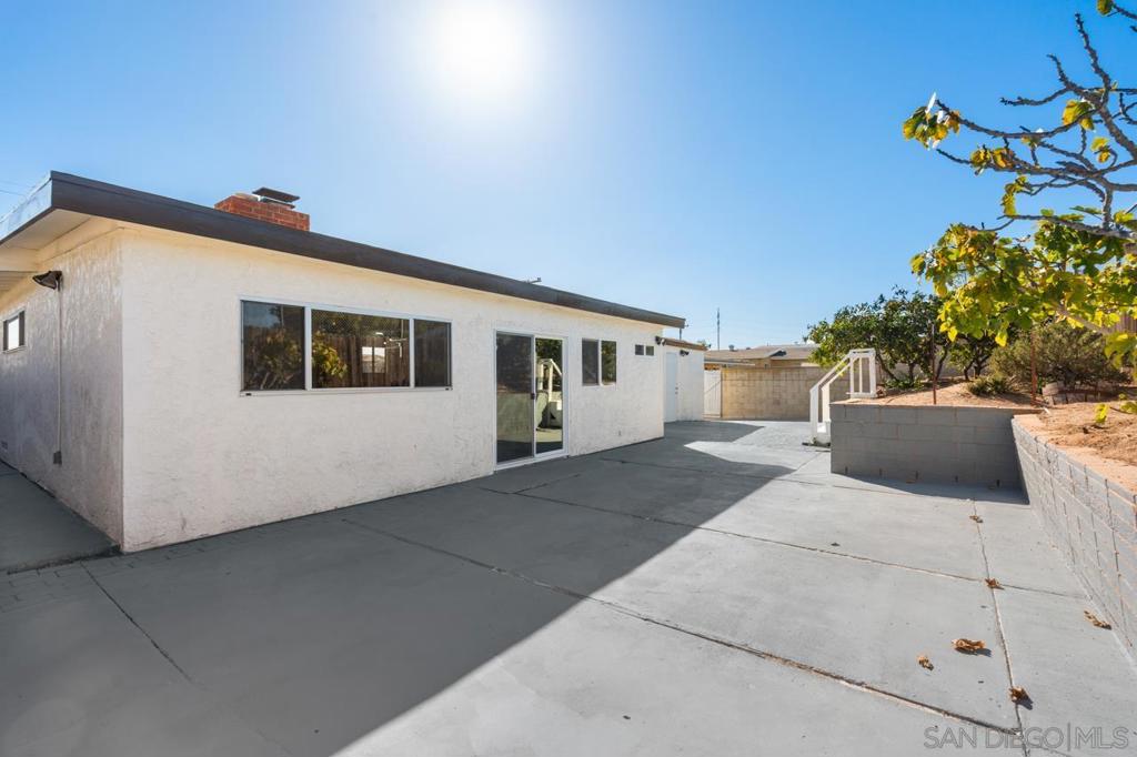 8868 Gowdy Ave