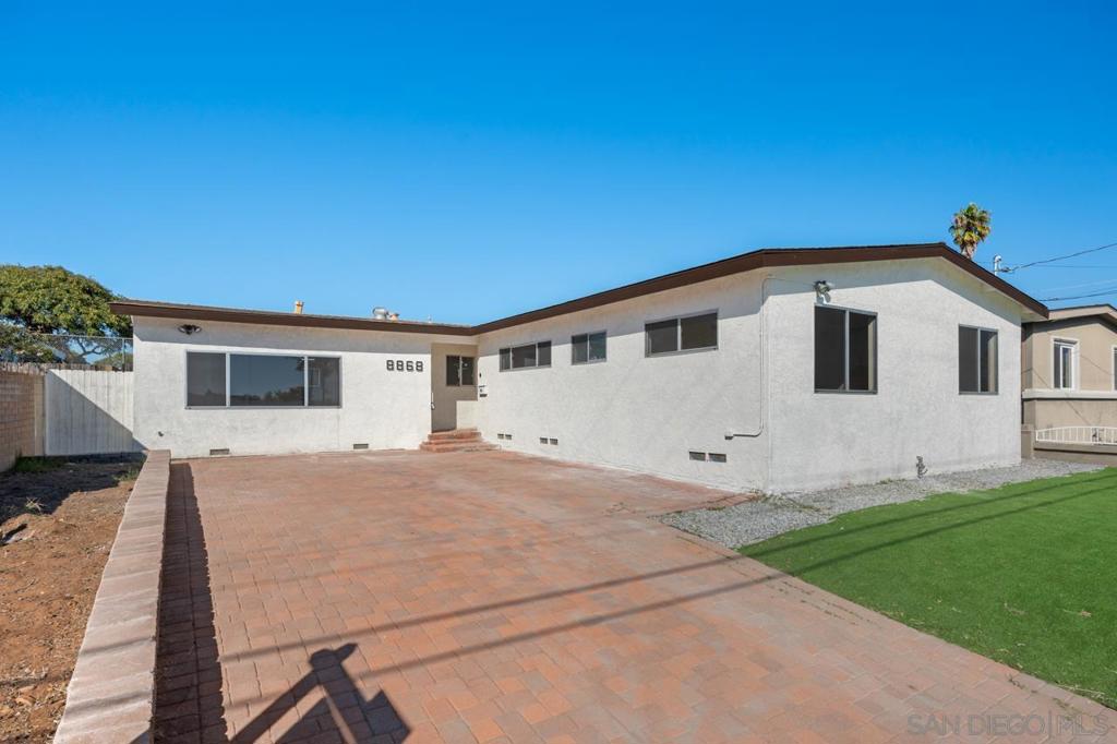 8868 Gowdy Ave