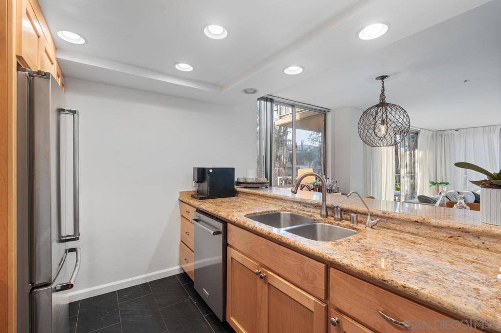 3635 7Th Ave 2D