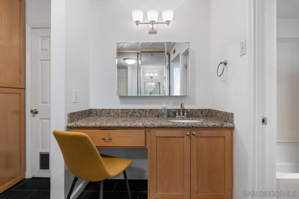 3635 7Th Ave 2D