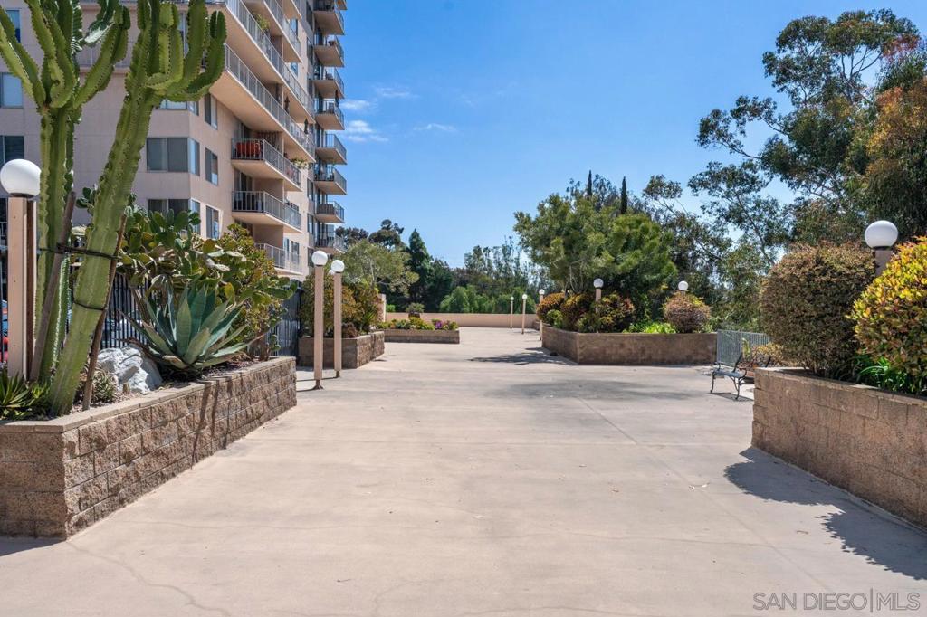 3635 7Th Ave 2D
