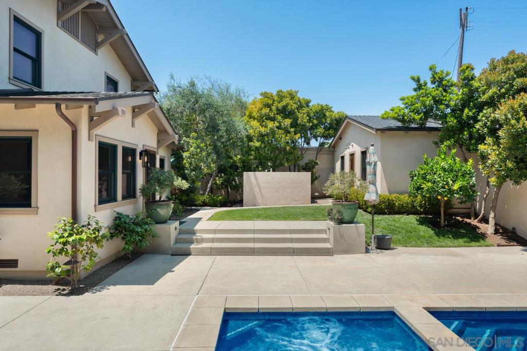 3929 Alameda