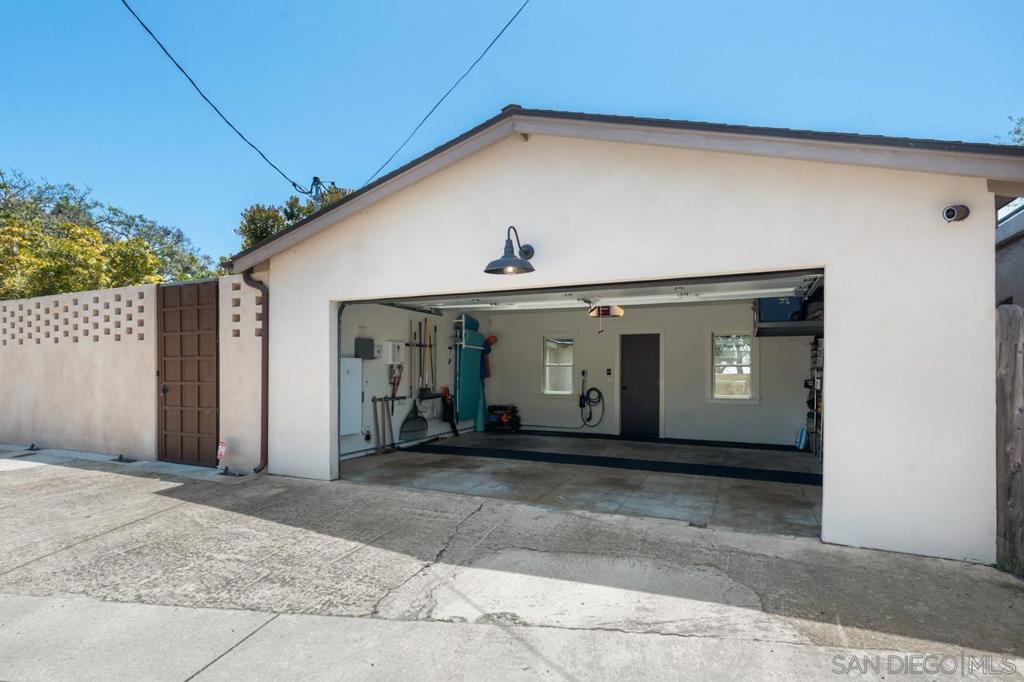 3929 Alameda