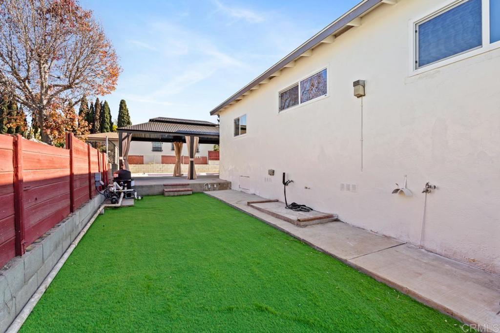 6152 Calle Tocon Street