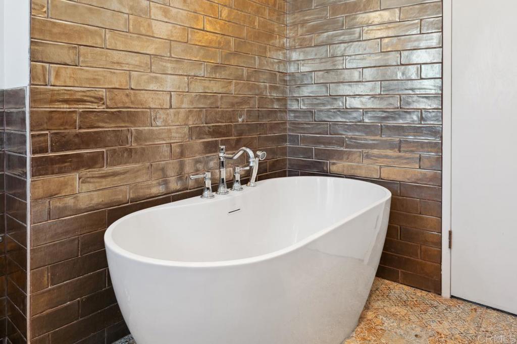 5171 College Gardens Court