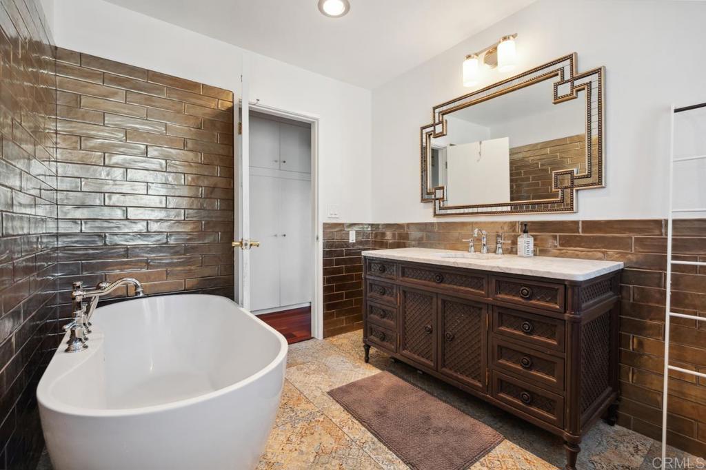 5171 College Gardens Court