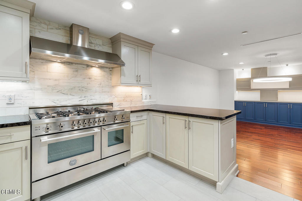 250 S de Lacey Avenue Unit: 402A