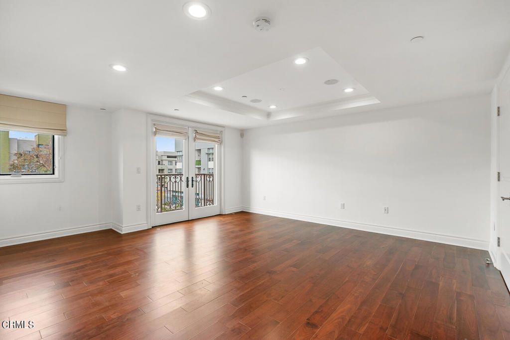 250 S de Lacey Avenue Unit: 402A