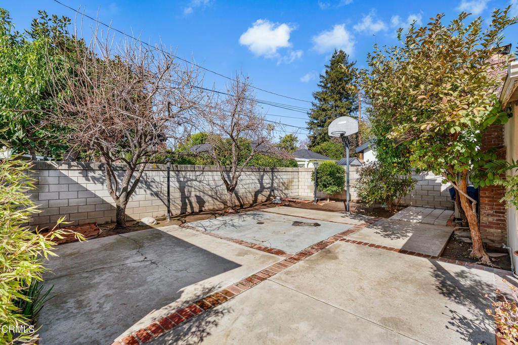 365 S San Gabriel Boulevard