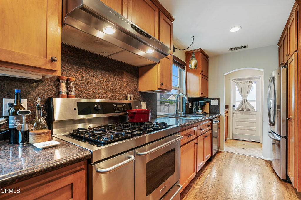 400 N Sunnyslope Avenue