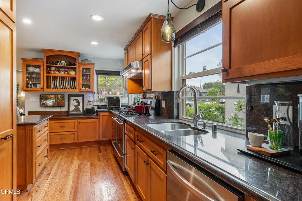 400 N Sunnyslope Avenue