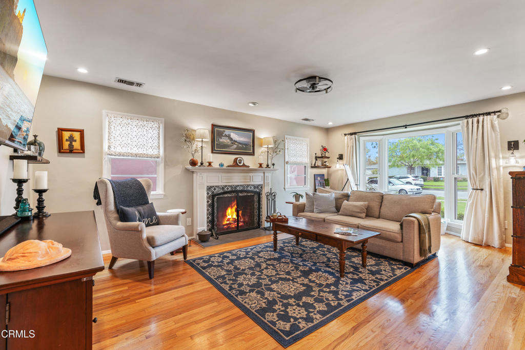 400 N Sunnyslope Avenue