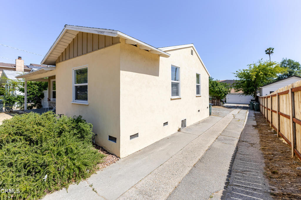 1498 E Topeka Street