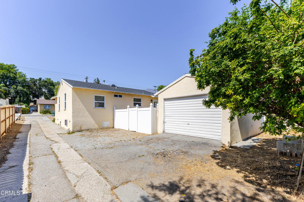 1498 E Topeka Street