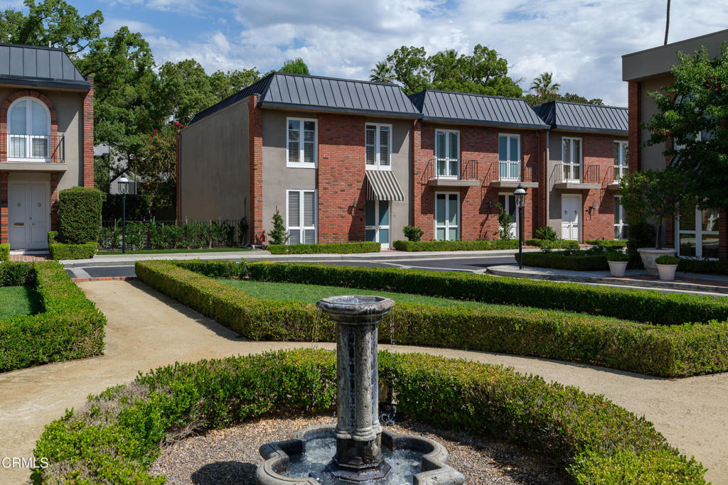 1105 S Orange Grove Boulevard