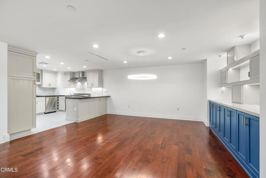 250 S De Lacey Avenue 402A