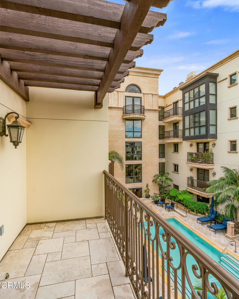 250 S De Lacey Avenue 402A