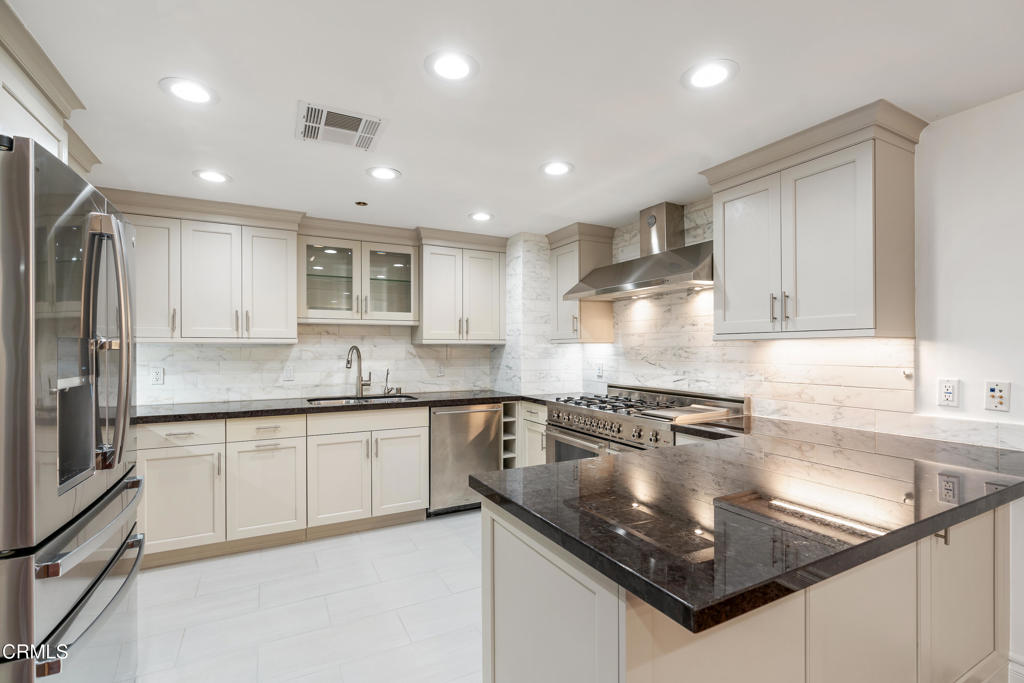 250 S De Lacey Avenue 402A