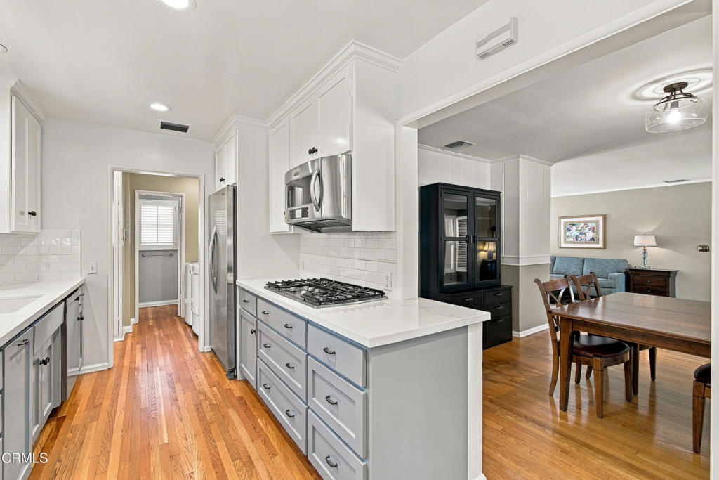 3586 Mountain View