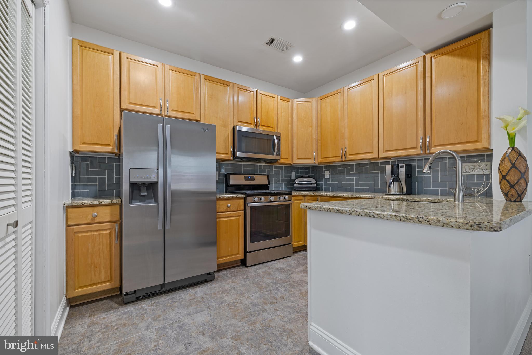 8712 Salinas Ct