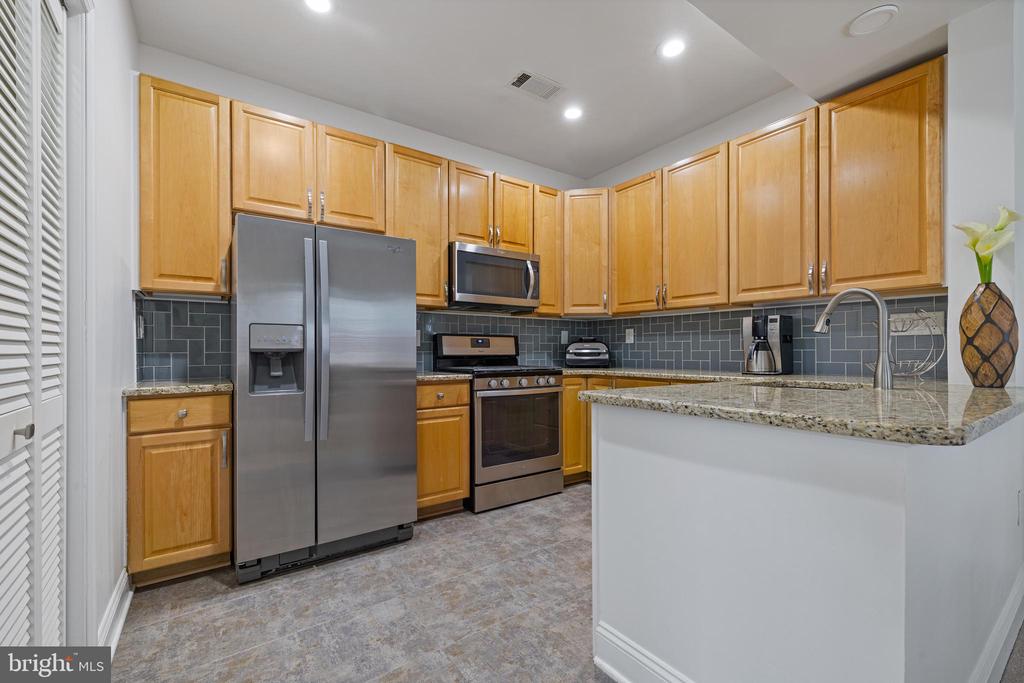 8712 Salinas Ct